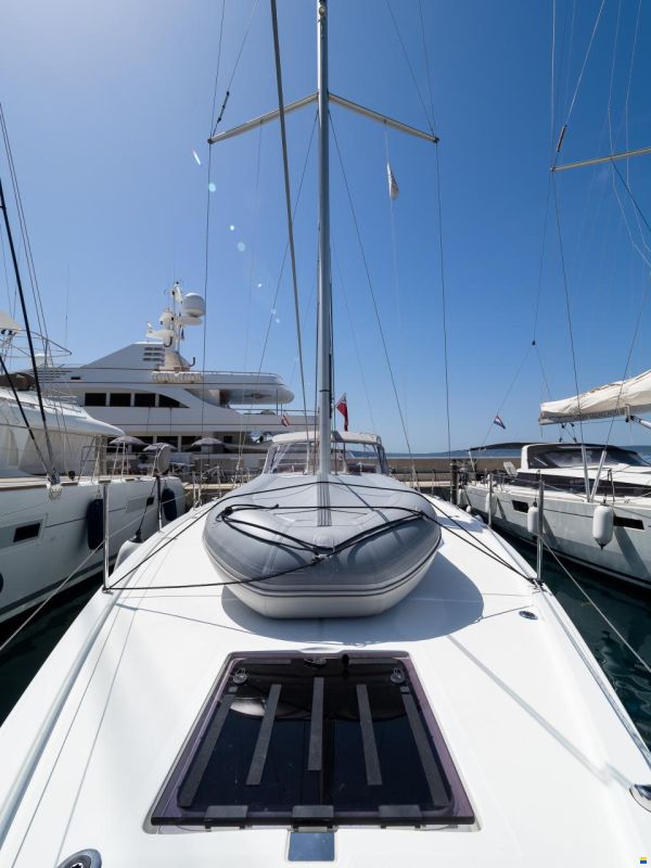 Beneteau Oceanis 51.1