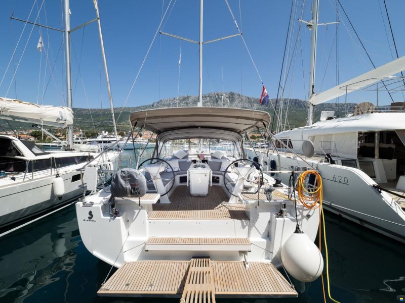 Beneteau Oceanis 51.1