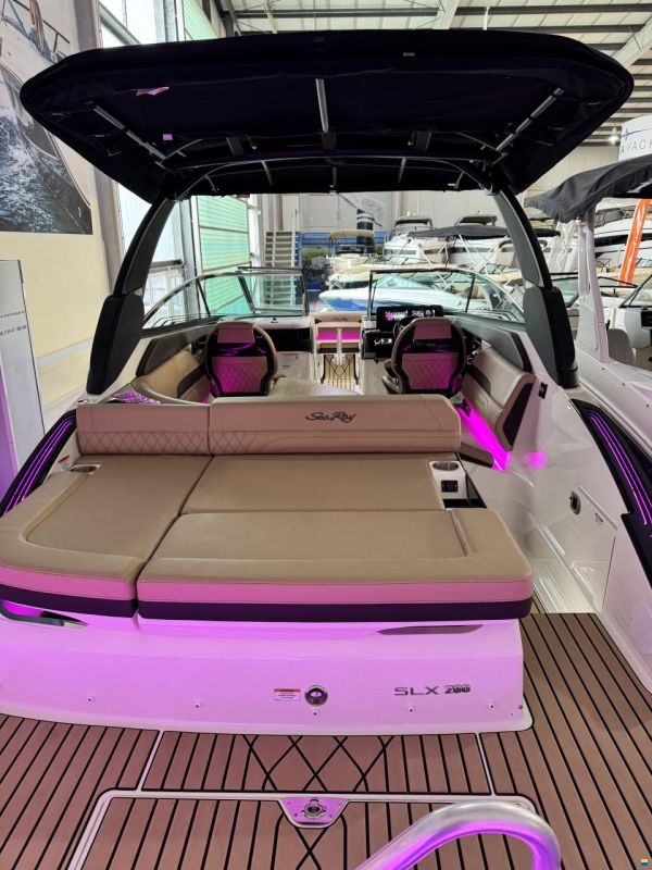 Sea Ray 260 SLX