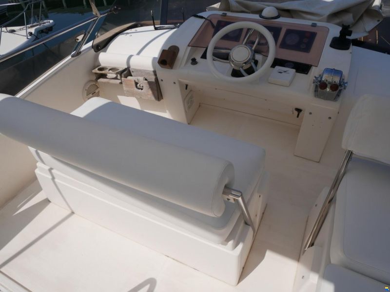 Fairline Phantom 37