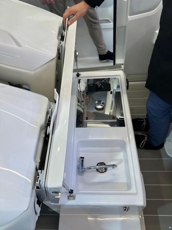 Wellcraft 28 Explorer