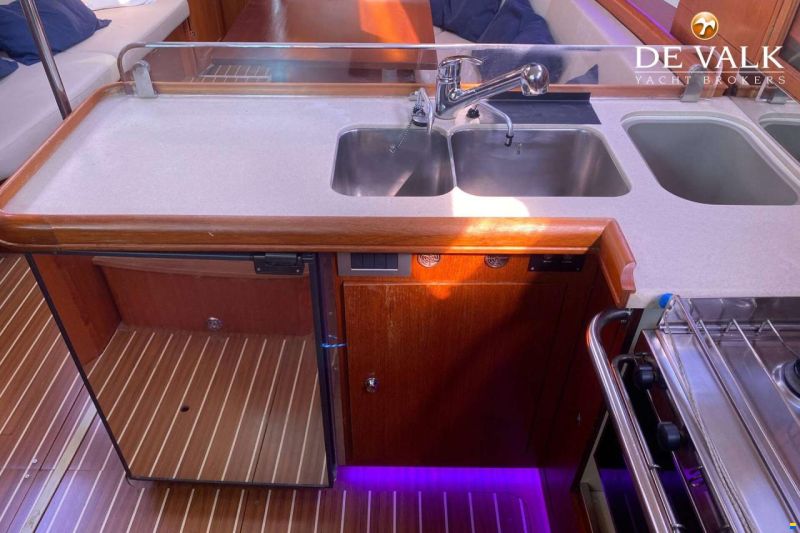 Hunter Marine Legend 380