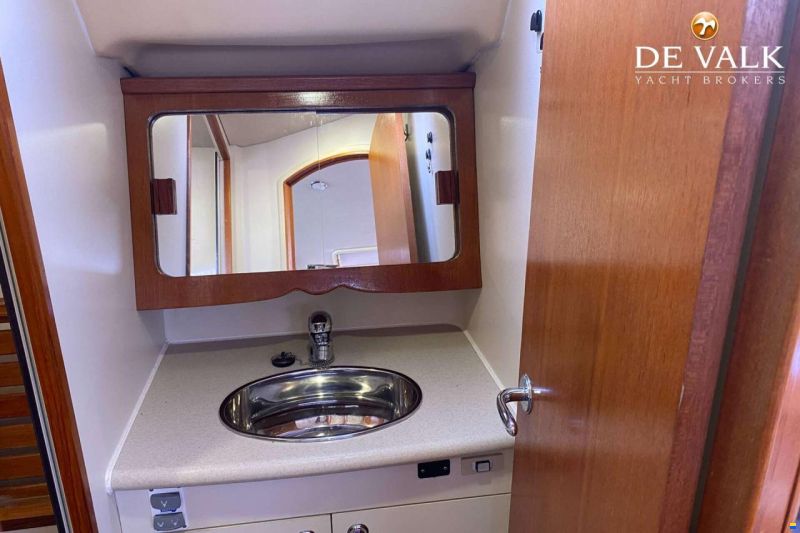 Hunter Marine Legend 380