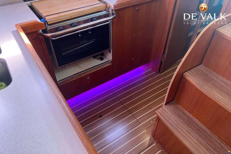 Hunter Marine Legend 380