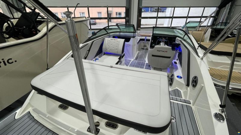 Sea Ray SPX-R 190 Outboard