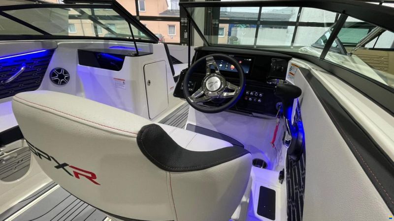 Sea Ray SPX-R 190 Outboard