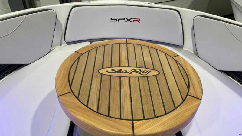 Sea Ray SPX-R 190 Outboard