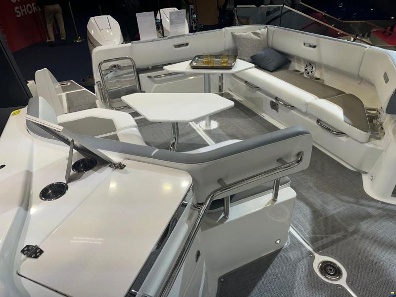 Wellcraft 38 T-Top