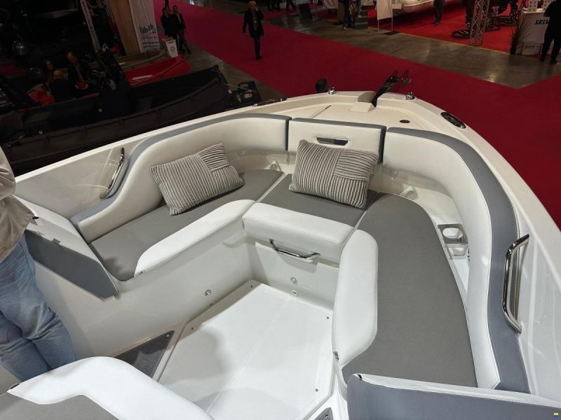 Wellcraft 38 T-Top