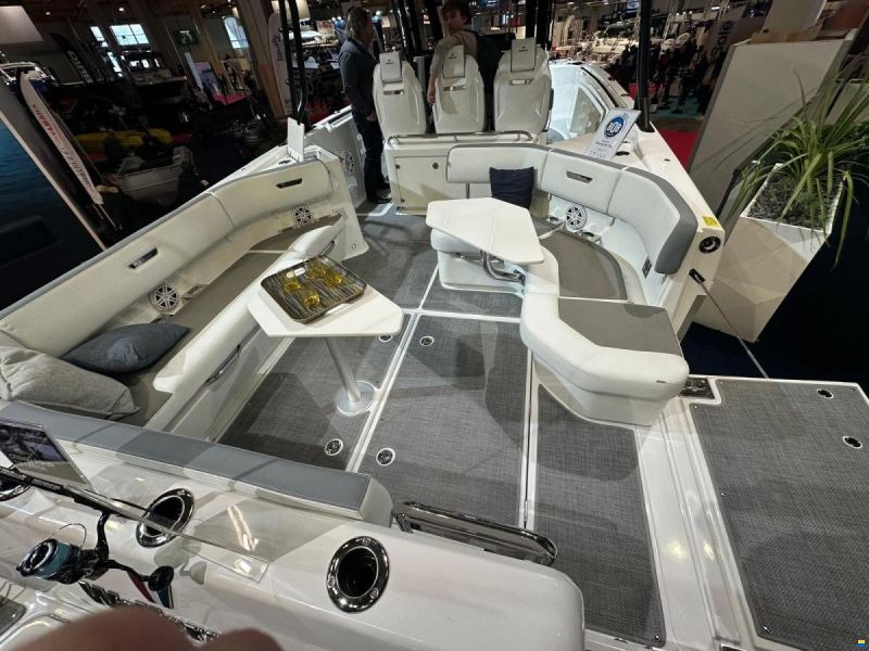 Wellcraft 38 T-Top