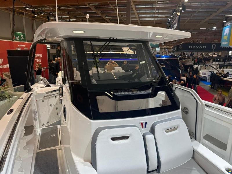 Wellcraft 38 T-Top