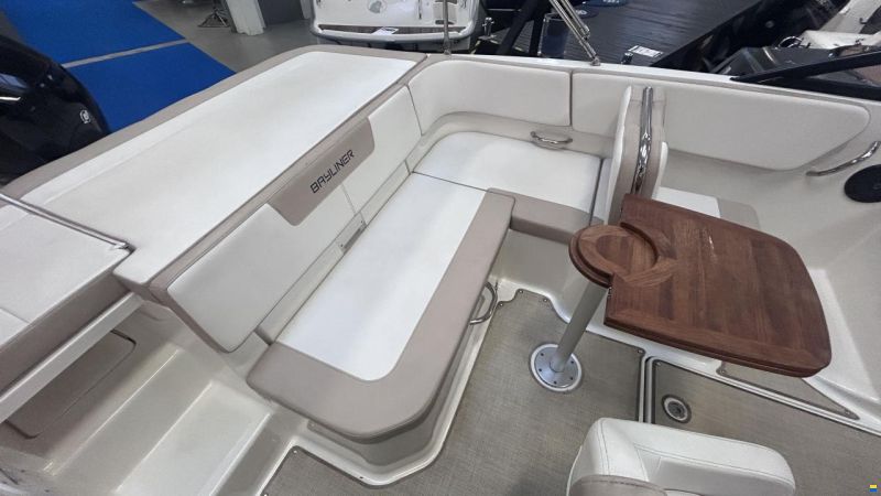 Bayliner VR5 Bowrider
