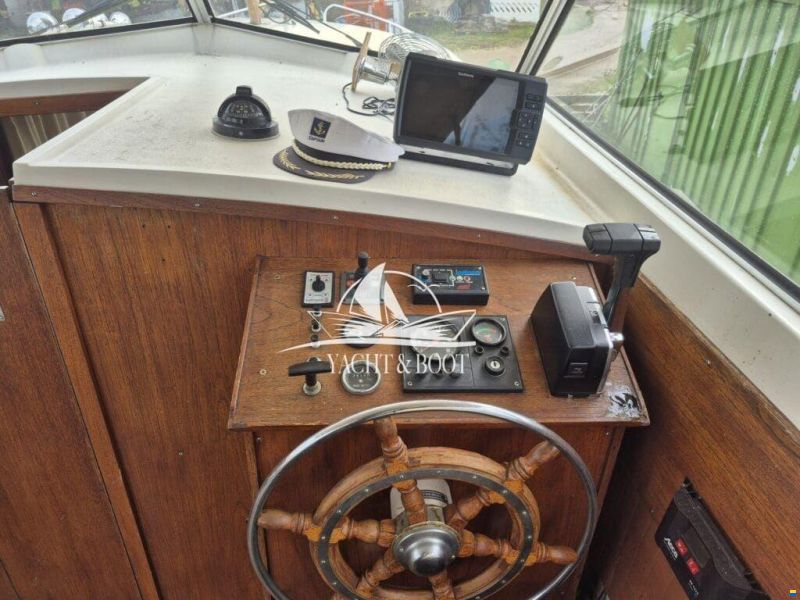 Marco Yachts 810