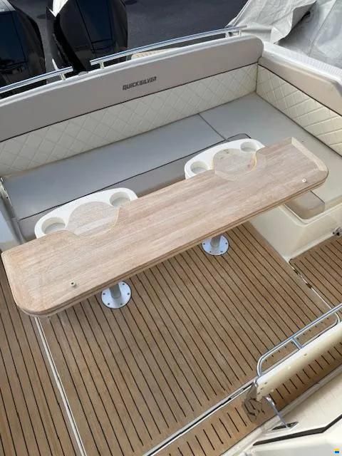 Quicksilver 875 Sundeck