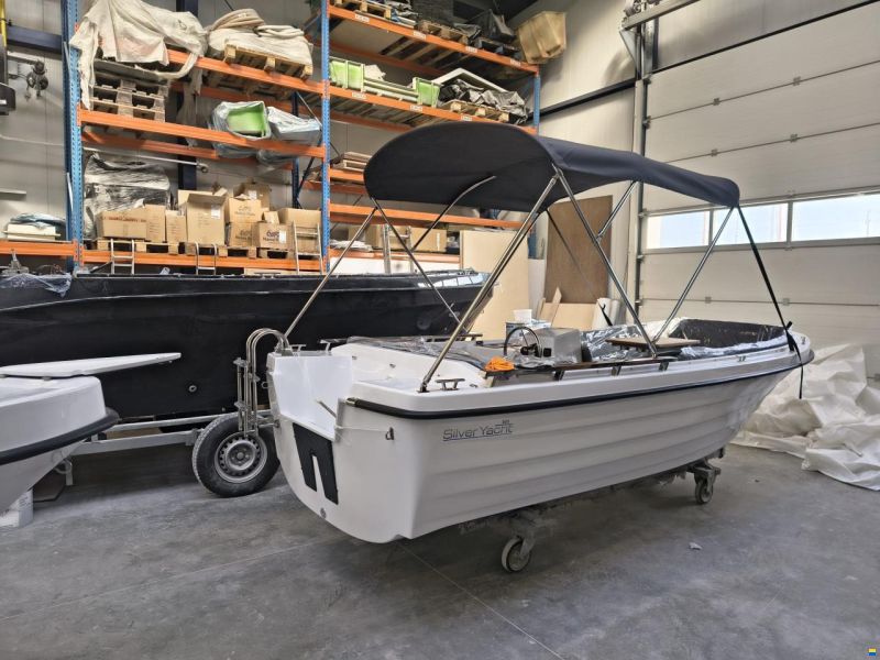 SilverYacht 525