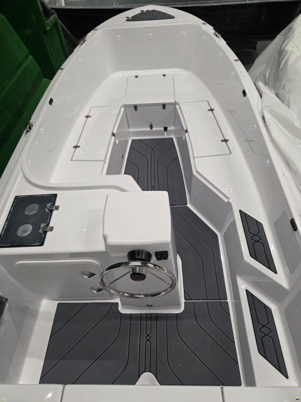 SilverYacht 525