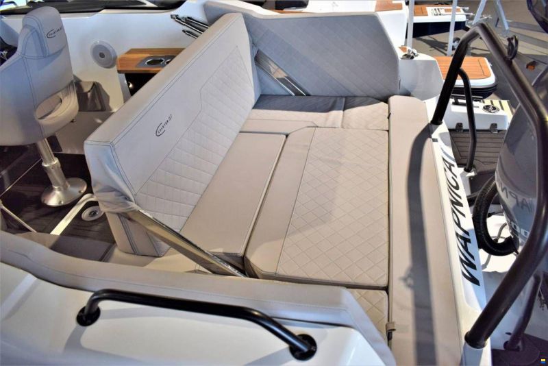 Coaster DC7 - 150 HP Yamaha