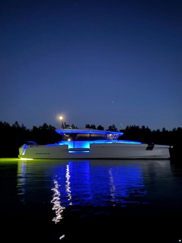 Axopar 45 Cross Cabin