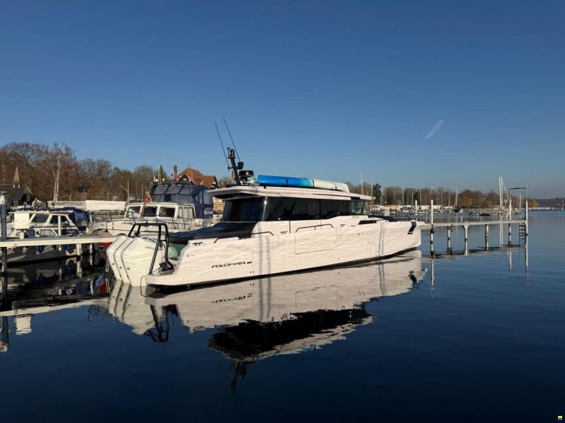 Axopar 45 Cross Cabin