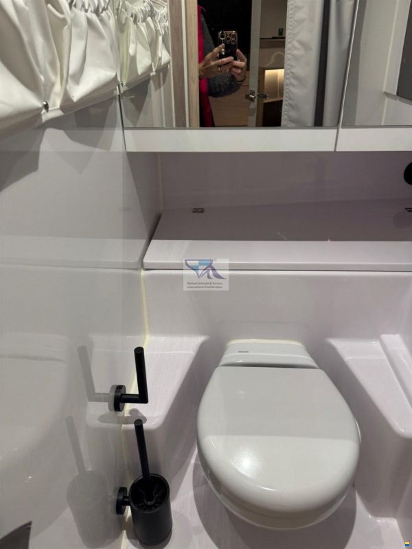 Axopar 45 Cross Cabin