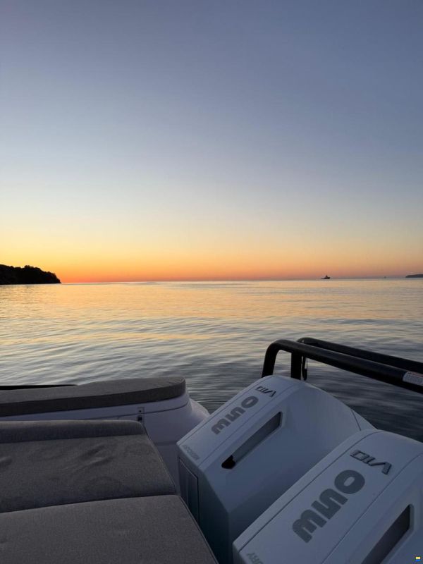 Axopar 45 Cross Cabin