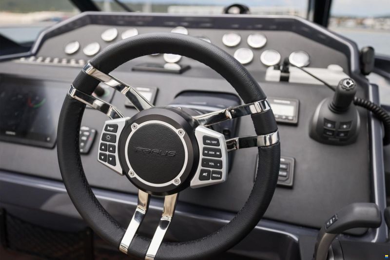 Focus Motor Yacht Power 44
