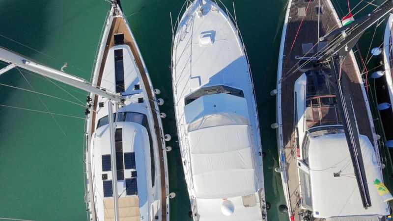 Hatteras 50