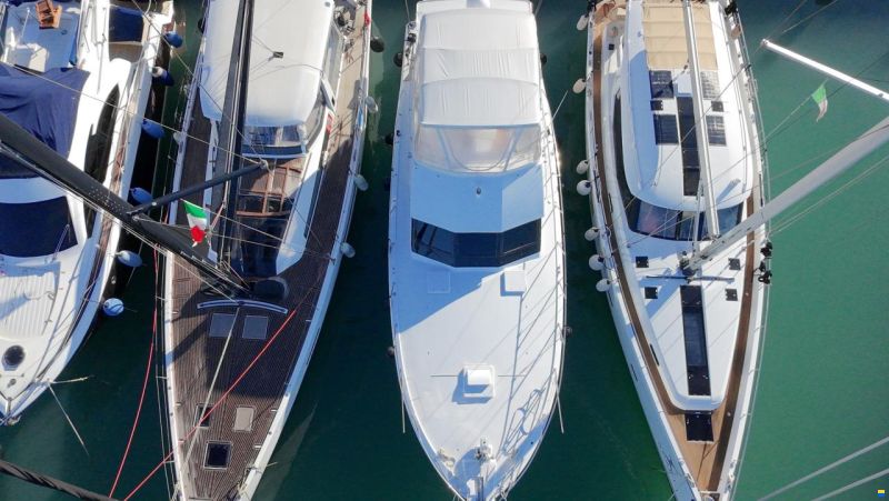 Hatteras 50