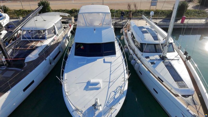Hatteras 50