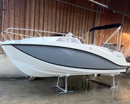 Quicksilver 555 CABIN