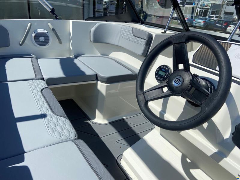 Bayliner Element M17