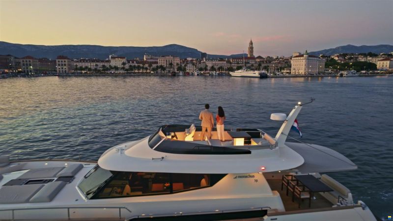 Monachus 70 Fly