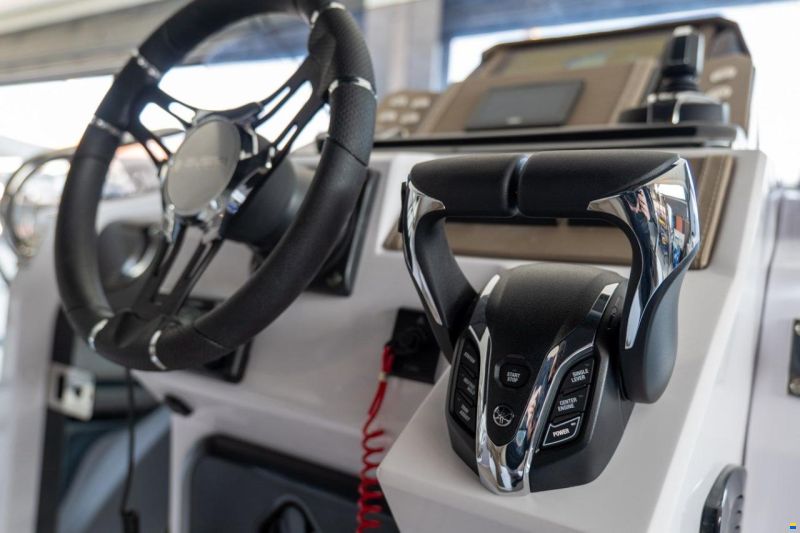 Ranieri Cayman 28 Executive