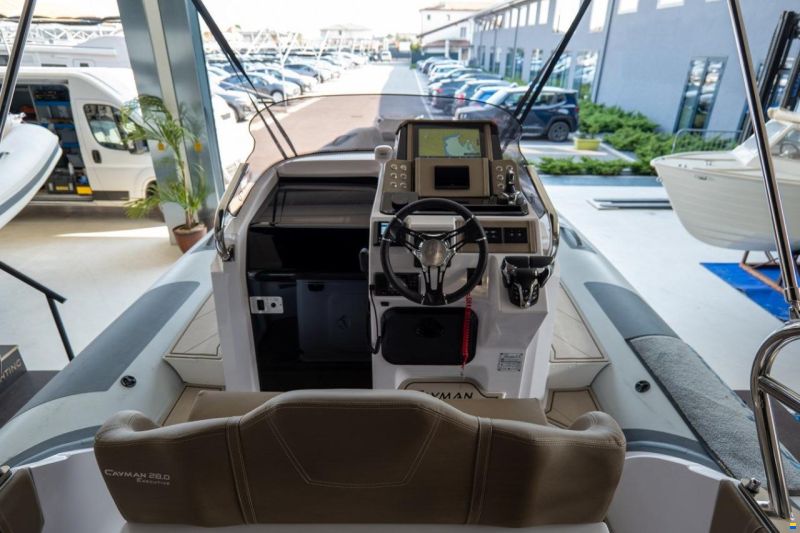Ranieri Cayman 28 Executive