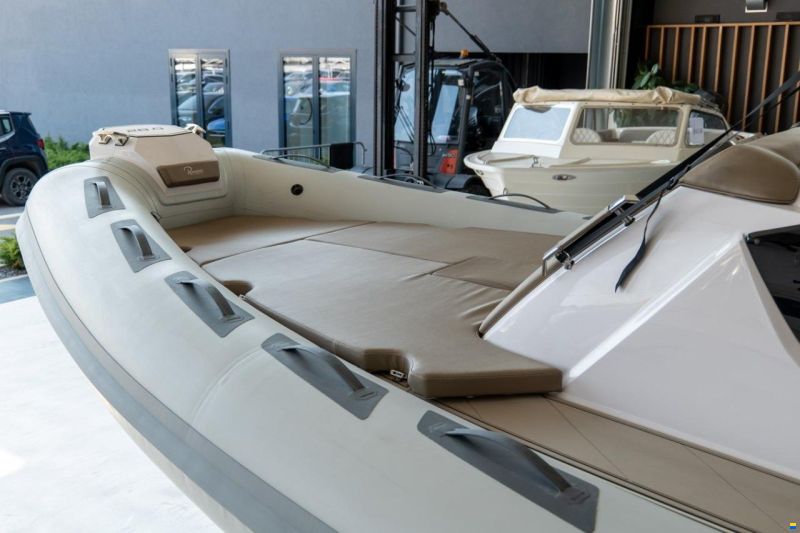 Ranieri Cayman 28 Executive