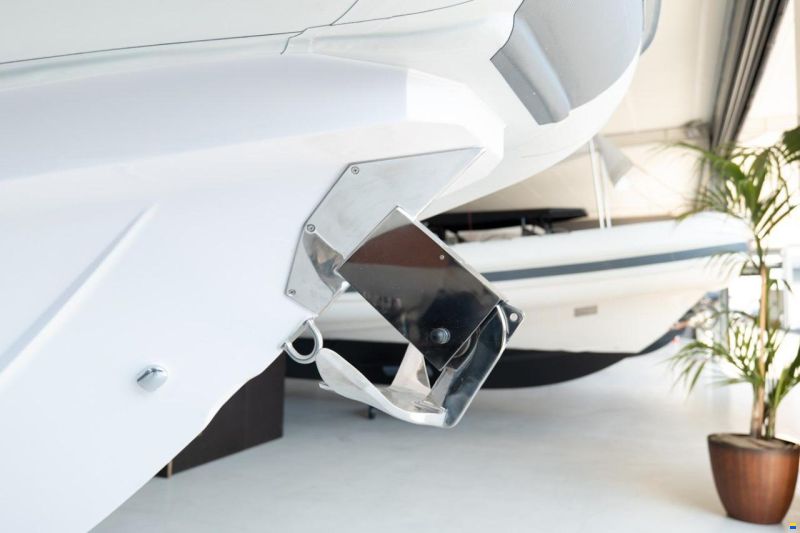 Ranieri Cayman 28 Executive