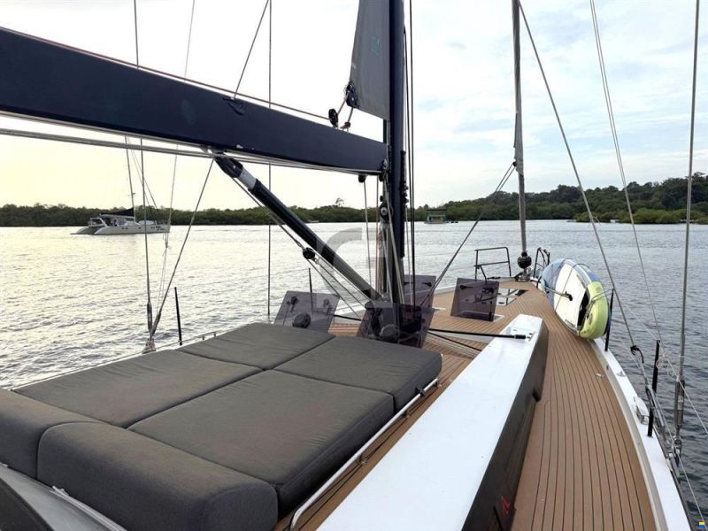 Hanse 548