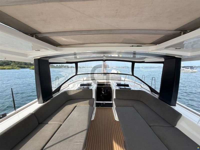 Hanse 548