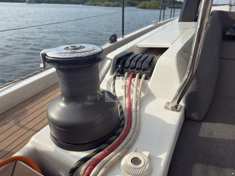 Hanse 548