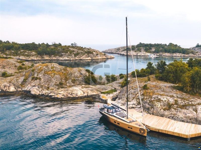 Hanse 548