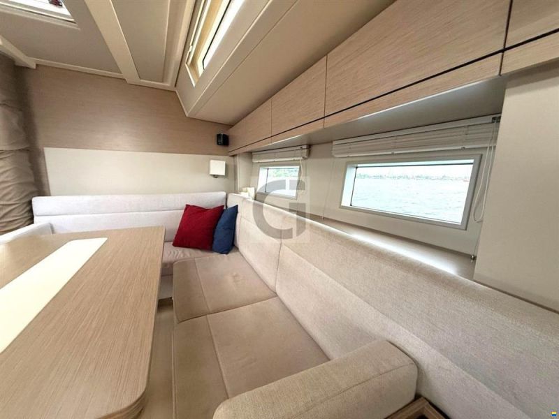 Hanse 548
