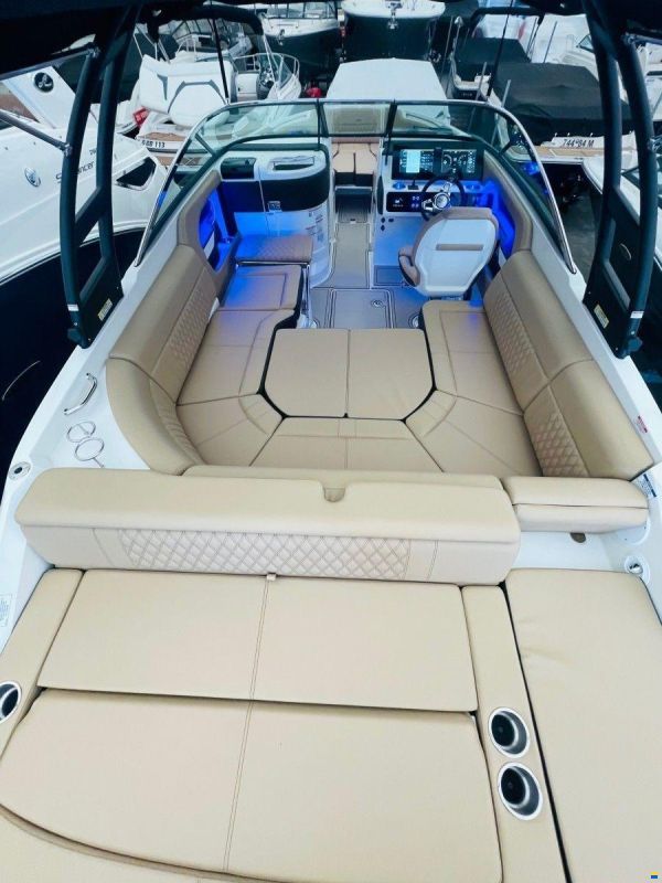 Sea Ray 250 SLX Bowrider Wakeboard Tower