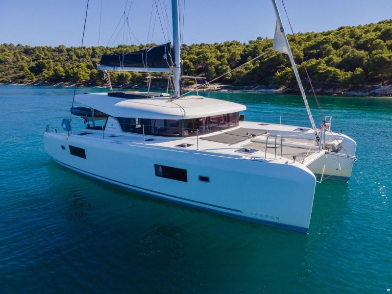 Lagoon 42