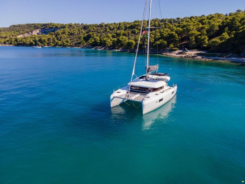 Lagoon 42