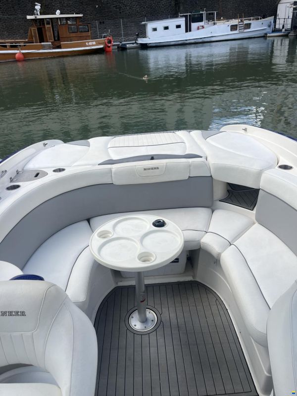 Rinker Captiva 246cc