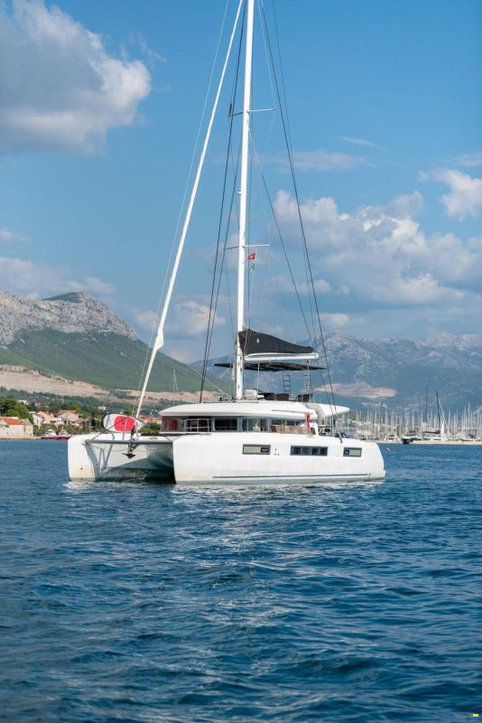 Lagoon 50
