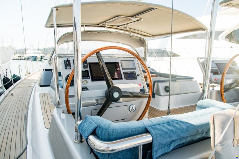 Alia Yachts AIYANA