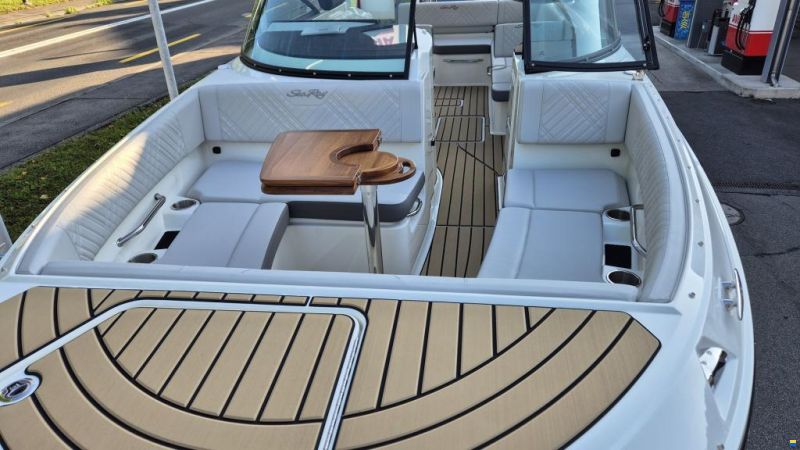 Sea Ray SDX 270 Surf