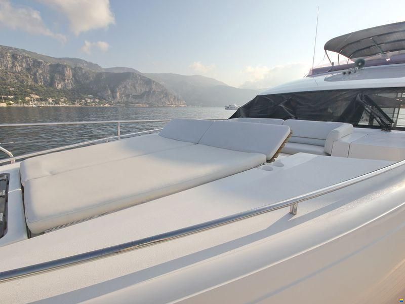 Princess Yachts International 72
