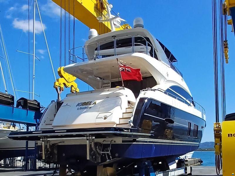 Princess Yachts International 72